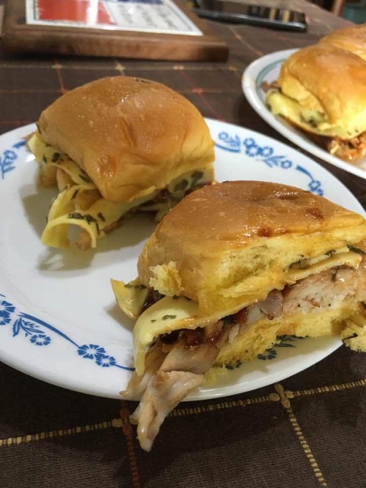 barbecue chicken sliders